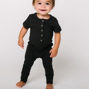 Rags to raches short sleeve romper black phantom
